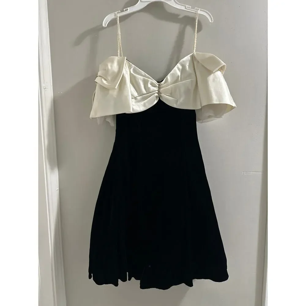 🔴Notorious Black and White Bow strapless dress size‎ 3